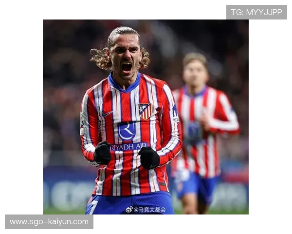 马竞球员格列兹曼收到俱乐部200球纪念衫 马竞球员格列兹曼收到俱乐部200球纪念衫